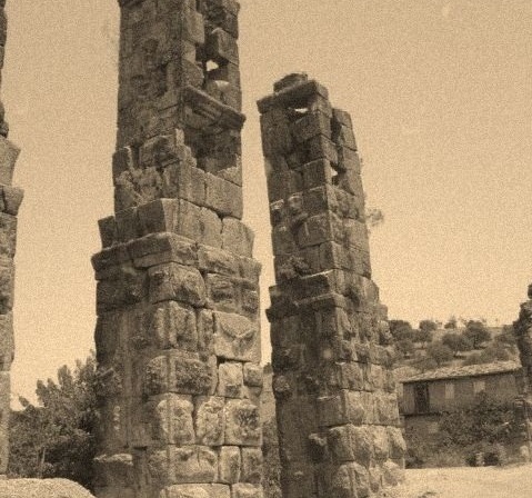 PONT AERIEN DE L’AQUEDUC DE TOUDJA - Sites Historiques et Monuments à Béjaïa — photo 2